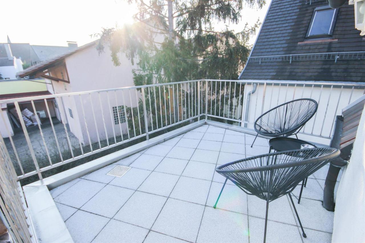 Alfa 3zi-maisonette 6 Personen Zuffenhausen Nahe Porsche & Bosch L Wifi & Smarttv I 3br 4 Beds I Kitchen I Bathroom & Wc Appartement *