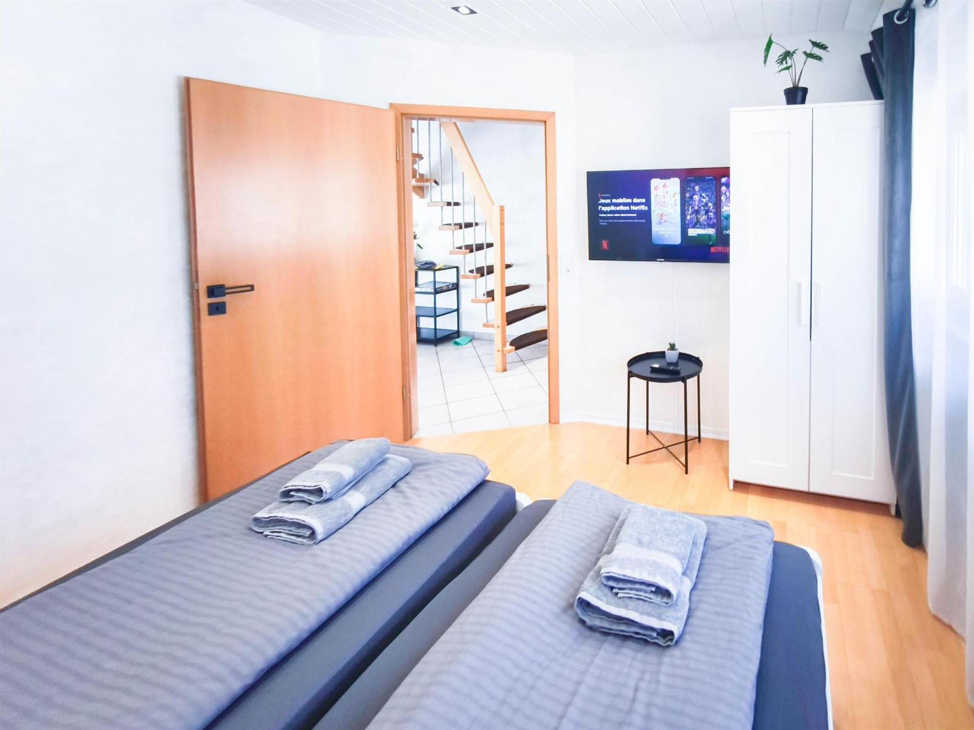 Appartement Alfa 3zi-maisonette 6 Personen Zuffenhausen Nahe Porsche & Bosch L Wifi & Smarttv I 3br 4 Beds I Kitchen I Bathroom & Wc