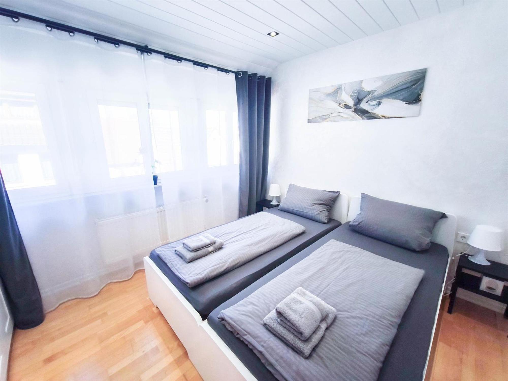 Appartement Alfa 3zi-maisonette 6 Personen Zuffenhausen Nahe Porsche & Bosch L Wifi & Smarttv I 3br 4 Beds I Kitchen I Bathroom & Wc Stuttgart